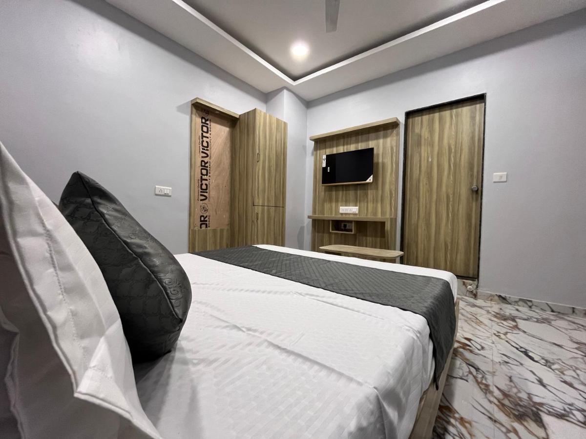 Hotel Krishna Ahmedabad Esterno foto