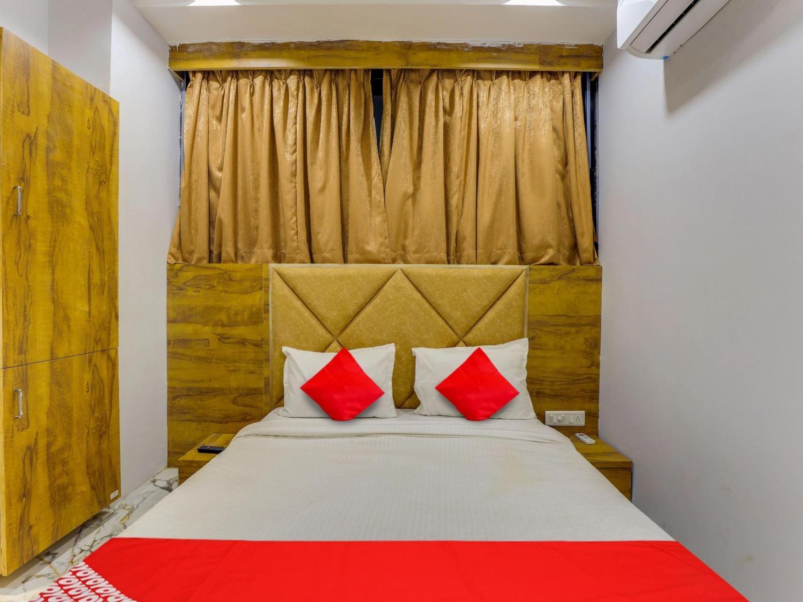 Hotel Krishna Ahmedabad Esterno foto