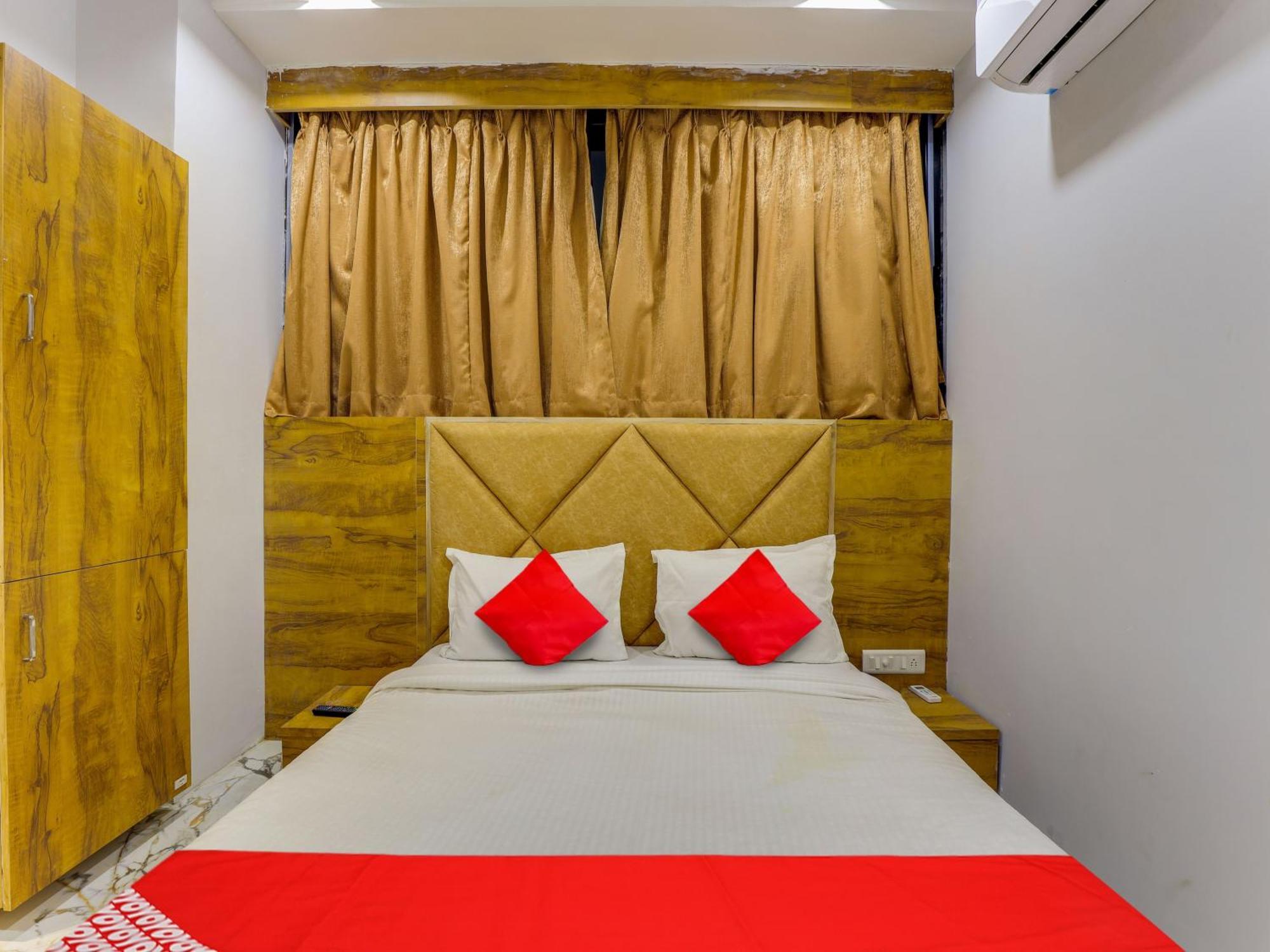 Hotel Krishna Ahmedabad Esterno foto